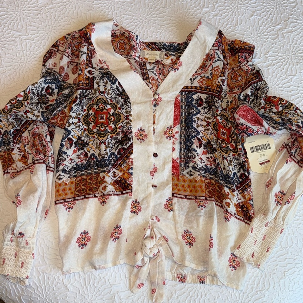 NWT • Altar’s State Blouse